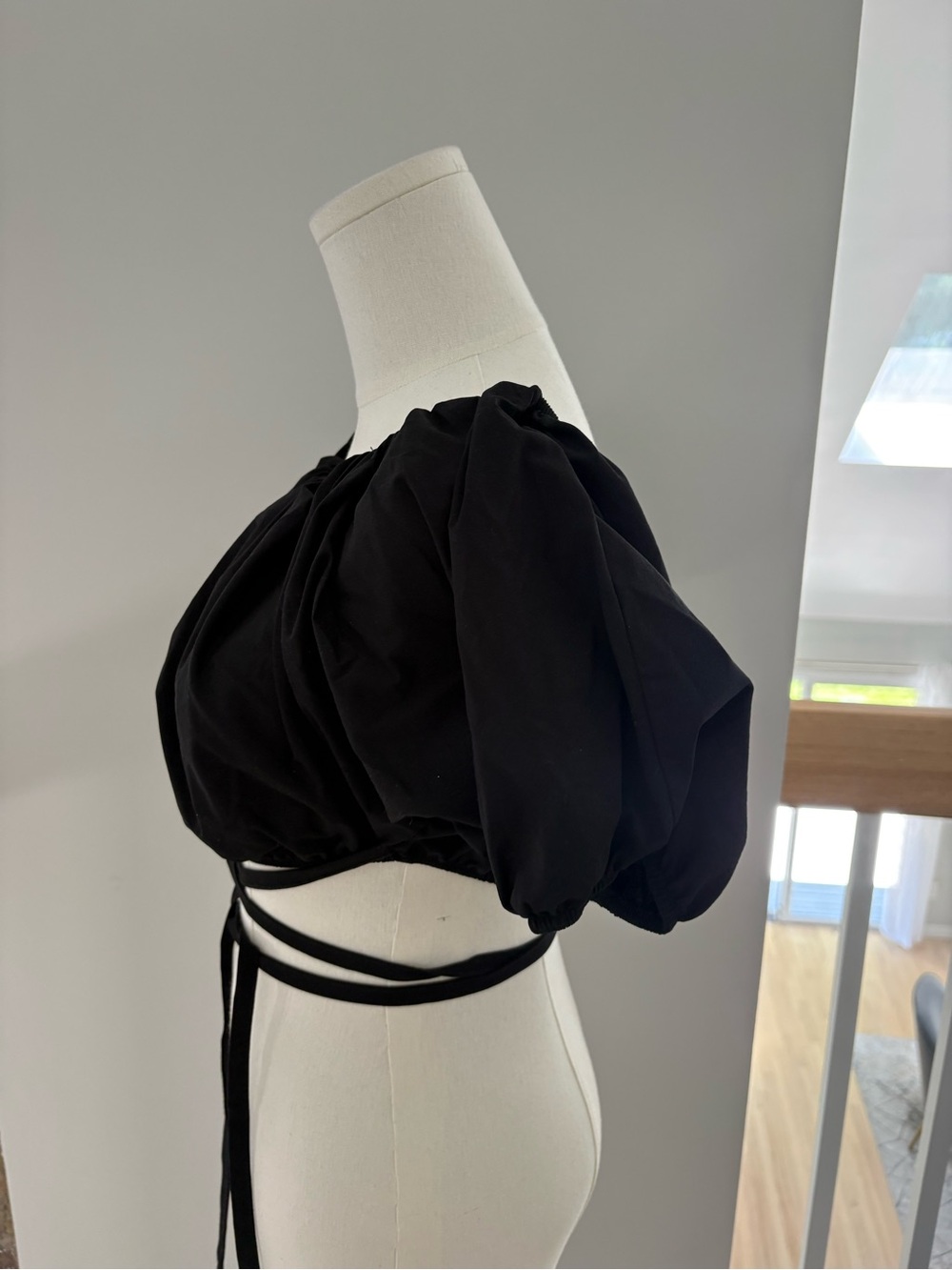 Zara Black Puff-Sleeve Wrap Crop Top - Picture 4 of 5